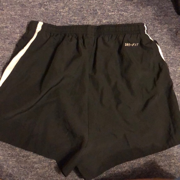 Nike black white shorts size m has drawstring - Picture 4 of 4